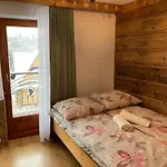 Dziubas Z Jacuzzi & Sauna Oda ve Kahvaltı Ciche Małe