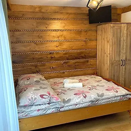 Dziubas Z Jacuzzi & Sauna 住宿加早餐酒店 Ciche Małe